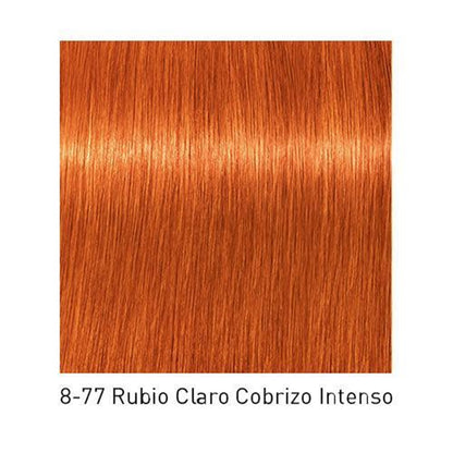 Tinte Schwarzkopf Igora Royal en tubo, muestra el color y textura de la tintura para cabello.