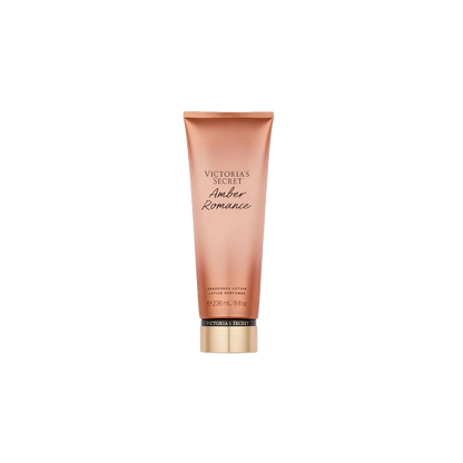 Crema corporal Victoria's Secret de 236 ml en frasco con textura suave y aroma delicado, lista para hidratar la piel.