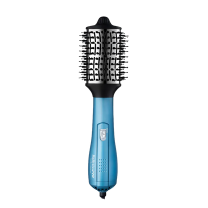 Cepillo secador eléctrico BabylissPro Nano Titanium de 72mm, con cerdas y diseño ergonómico para peinado rápido y suave.