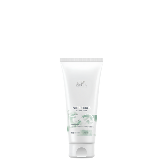Acondicionador desenredante y definidor para rizos y ondas Nutricurls de Wella Professionals en botella de 200 ml.