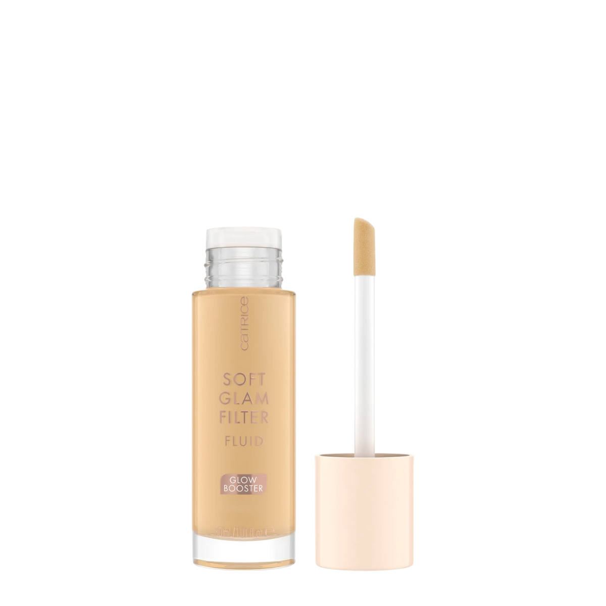 Base facial Catrice Soft Glam Filter Fluid en varios tonos, con textura ligera y acabado natural en el rostro.