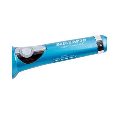 Ondulador BabylissPro MiracurlPRO XL de 25 mm, muestra el diseño y la textura del dispositivo para rizar el cabello.