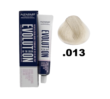 Tinte de la línea Evolution de Alfaparf en un frasco con coloración rubia para cabello.