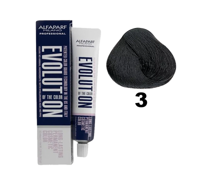Tinte de cabello Evolution de Alfaparf en botella con tono rubio, muestra el color y la textura del producto.