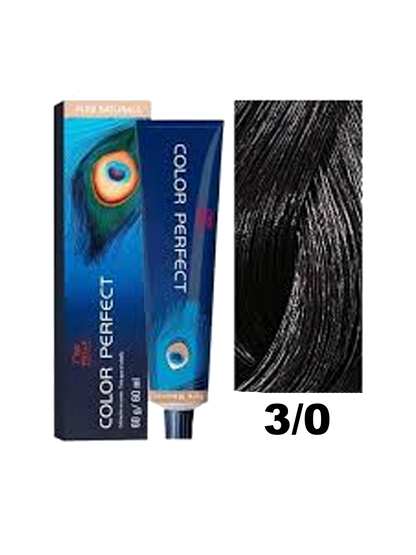 Tinte Wella Color Perfect en tono 3.0, coloración capilar con acabado natural y duradero, visible en la imagen con el envase.