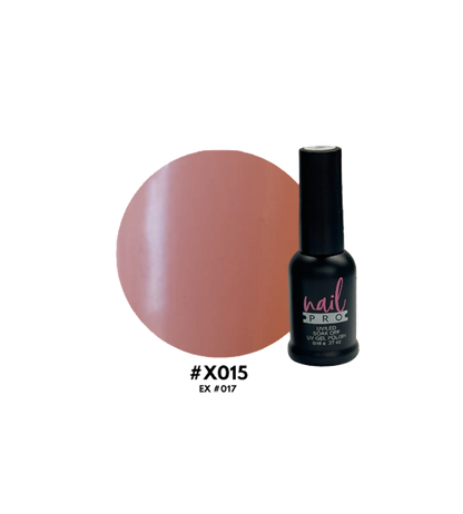 Esmalte Nail Pro X001-X083 en botella, con color brillante y acabado liso, para uñas, en un fondo neutro.